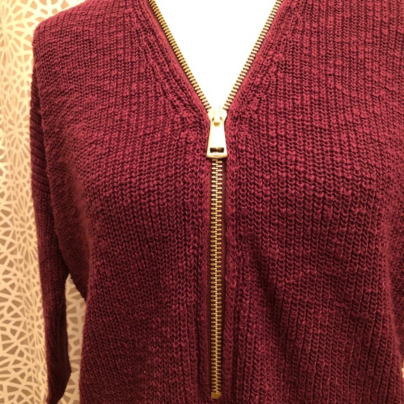 Express Burgundy XS Sweater Top With Gold Zipper - Picture 3 of 9